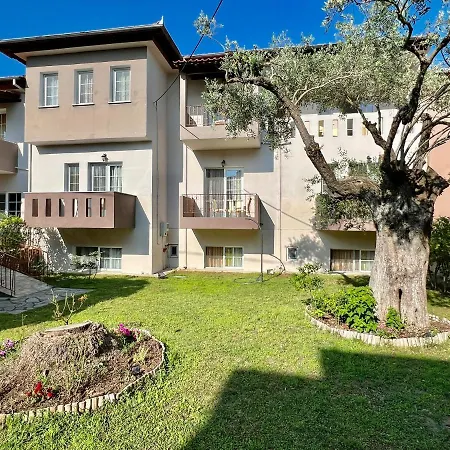 Krista Aparthotel 3*